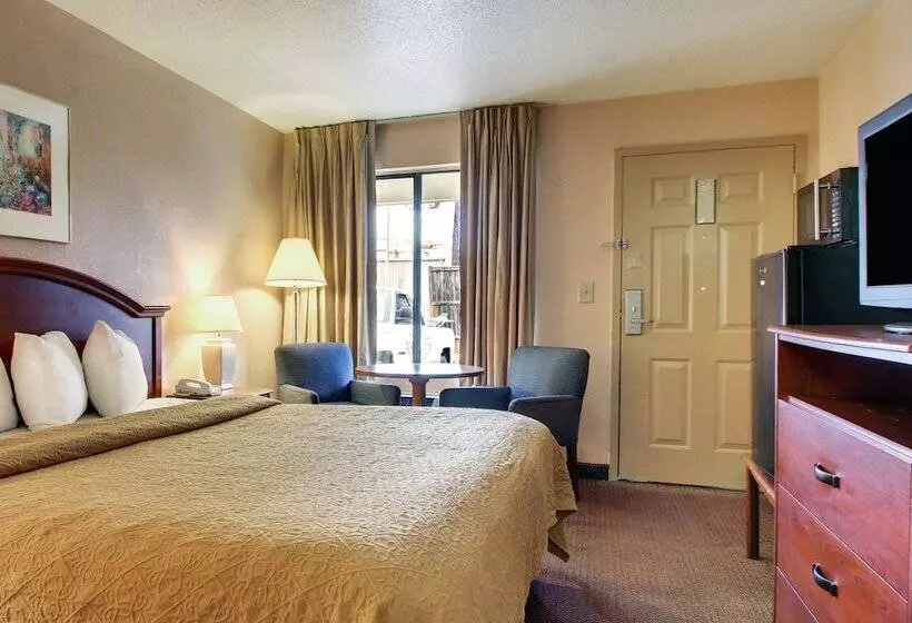 Отель Rodeway Inn North