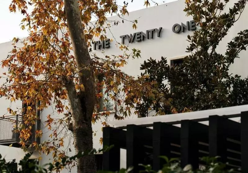 Отель The Twentyone