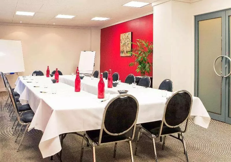 Mercure Wellington Central City Hotel And Apartments