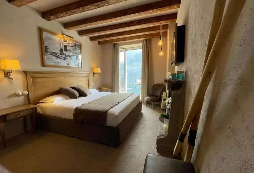 ユースホステル Al Molo 5   Lake Front