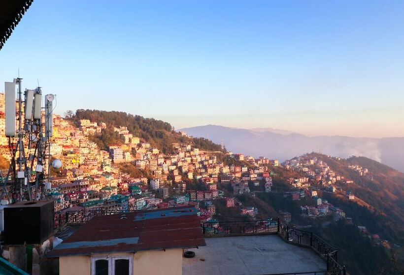 בית מלון כפרי Broadway Grand