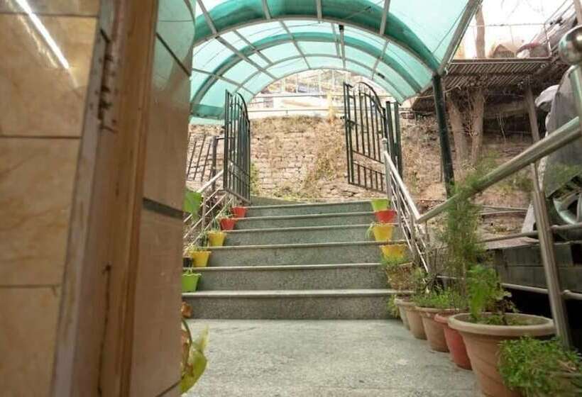 בית מלון כפרי Broadway Grand