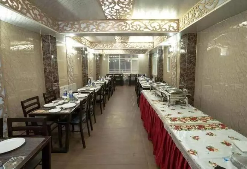 Hotelli Broadway Grand