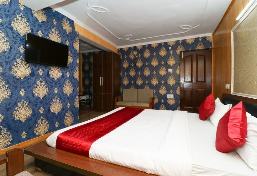 בית מלון כפרי Broadway Grand