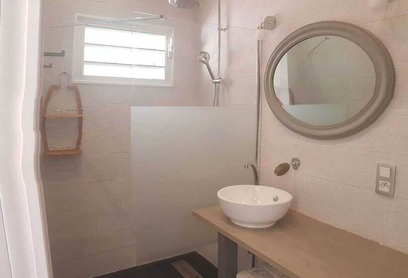 هتل Chez Lauvineth