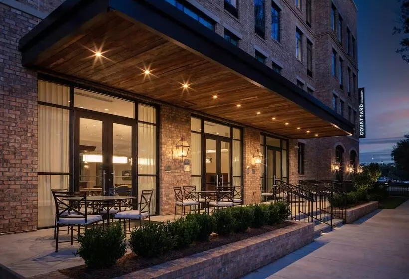 Hotelli Courtyard By Marriott Thomasville Downtown