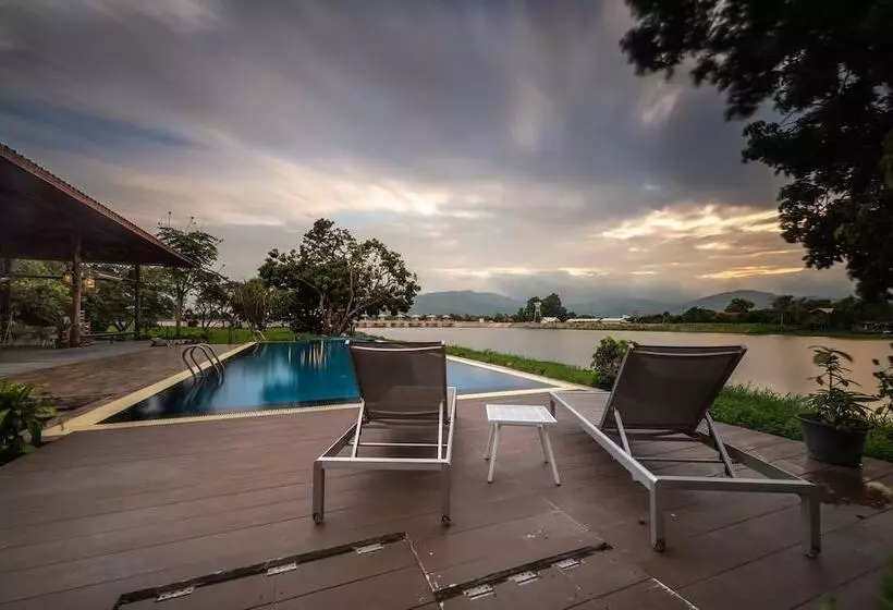 Hotelli Doi Inthanon Riverside Resort