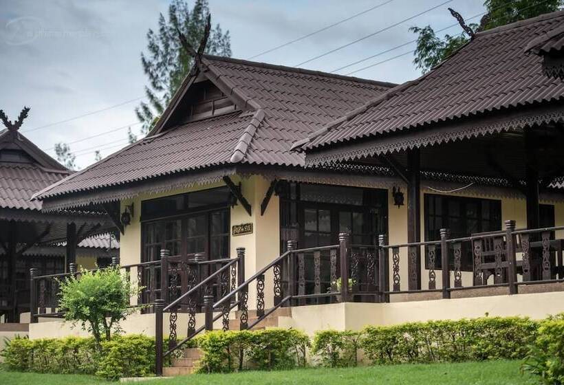 בית מלון כפרי Doi Inthanon Riverside Resort