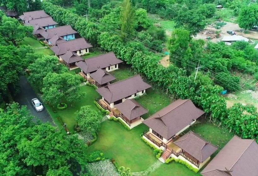 בית מלון כפרי Doi Inthanon Riverside Resort