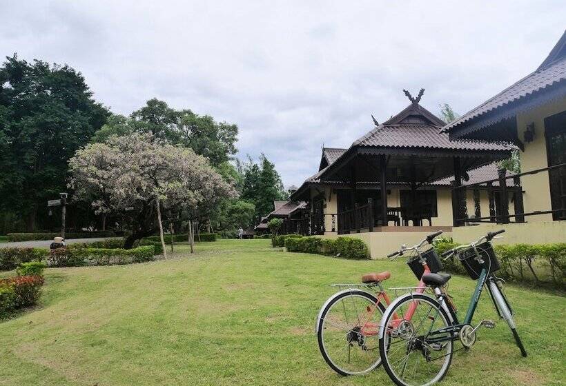 בית מלון כפרי Doi Inthanon Riverside Resort