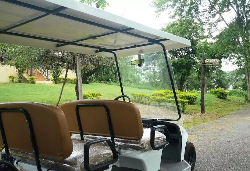 Hotelli Doi Inthanon Riverside Resort
