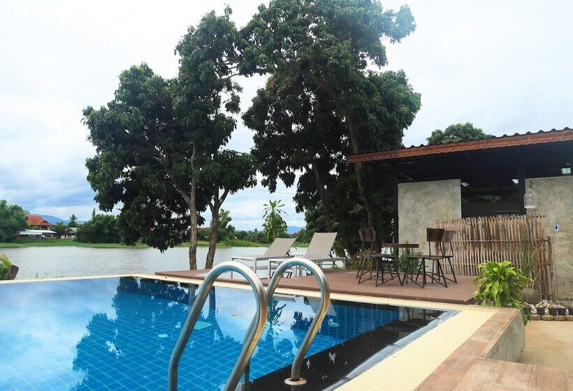 בית מלון כפרי Doi Inthanon Riverside Resort