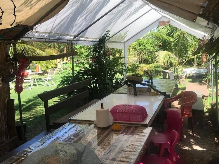 هتل Fare Club Moorea