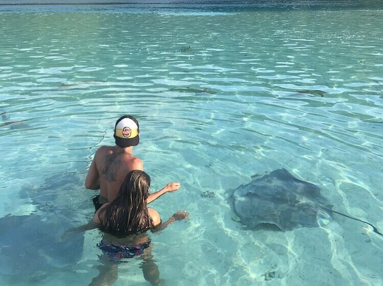 هتل Fare Club Moorea