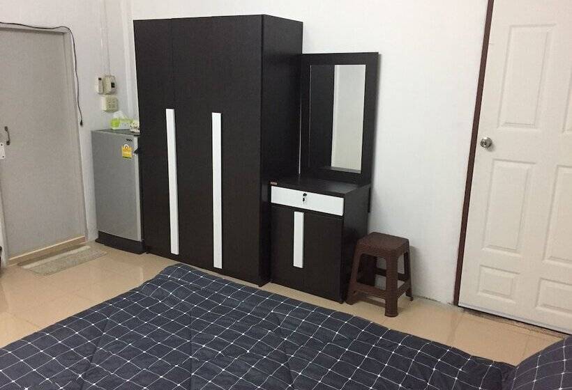 Отель Grandmom At Phayao House