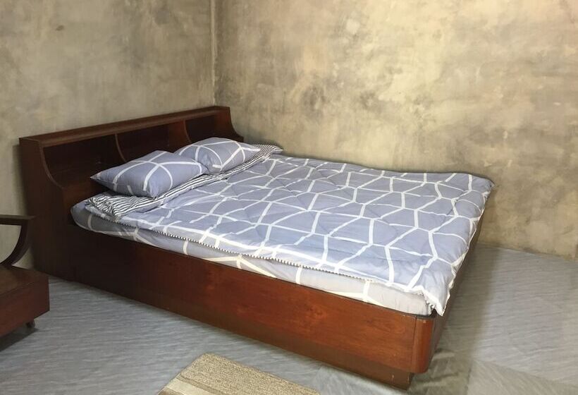 Отель Grandmom At Phayao House