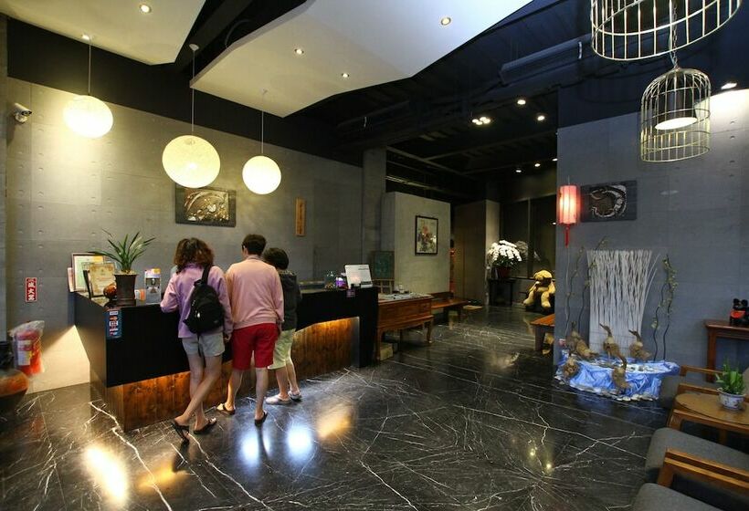 هتل Moon Water Resort