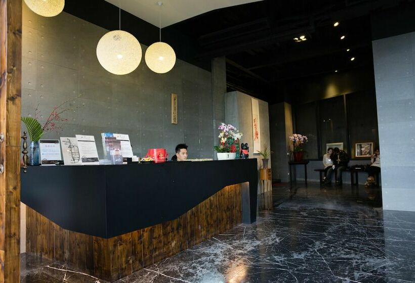 هتل Moon Water Resort