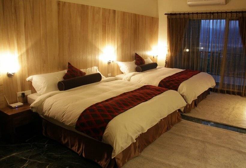 هتل Moon Water Resort