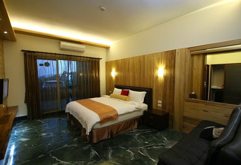 هتل Moon Water Resort