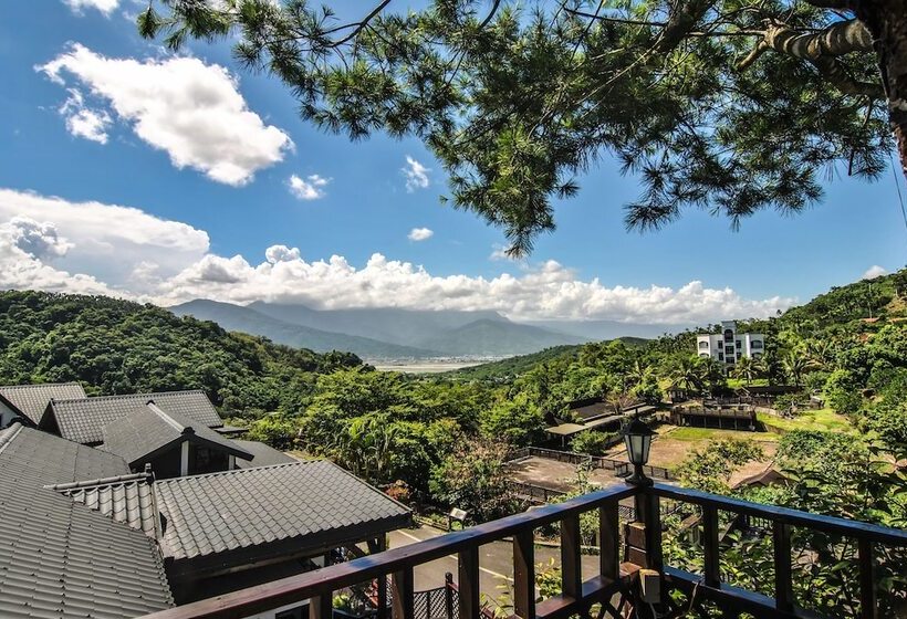 هتل Moon Water Resort