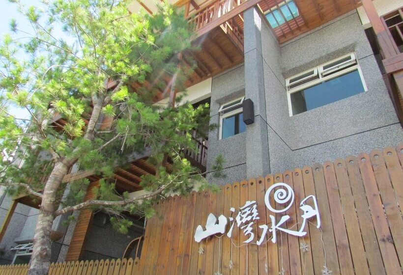 هتل Moon Water Resort