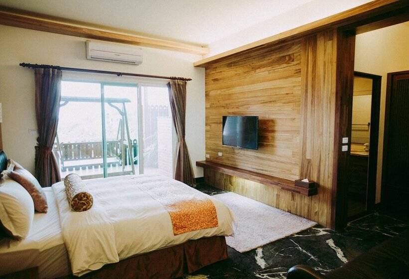 هتل Moon Water Resort