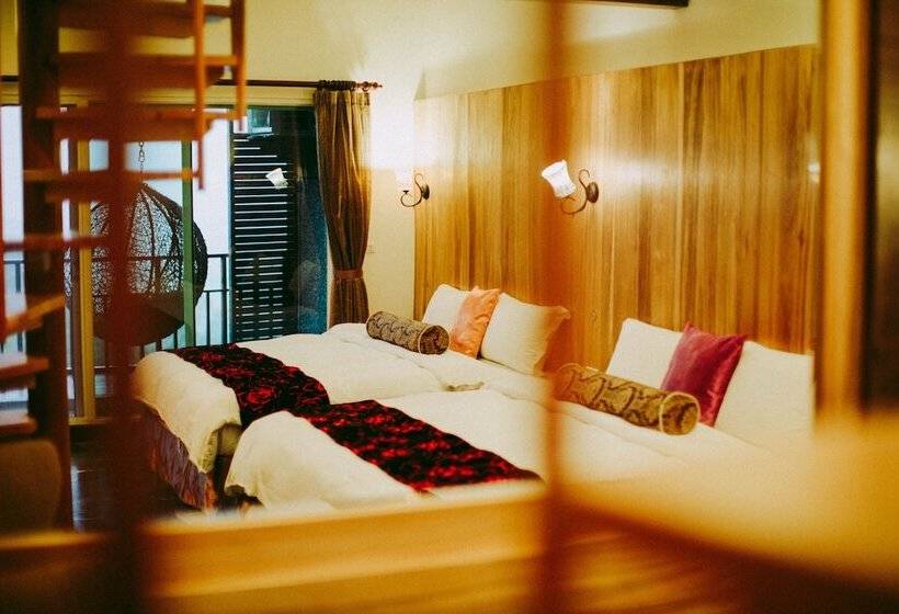 هتل Moon Water Resort