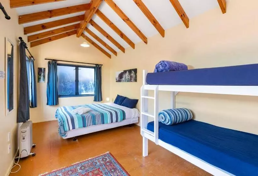 Hotel Raglan Backpackers