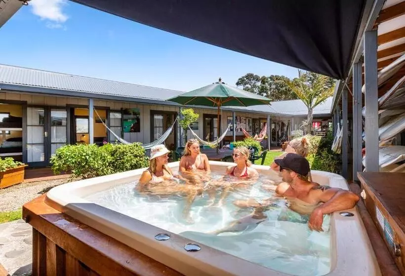Hotel Raglan Backpackers