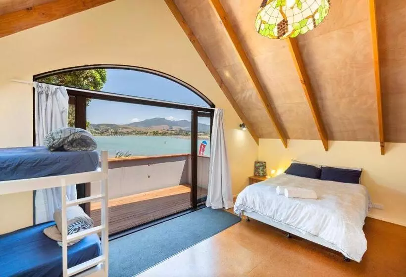 Hotel Raglan Backpackers