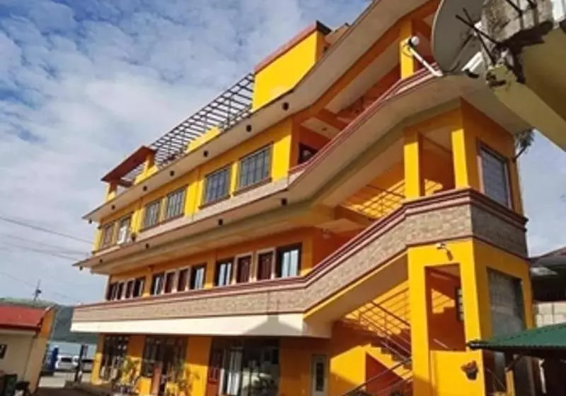 Hotelli Shalom Guest House And Resto Bar