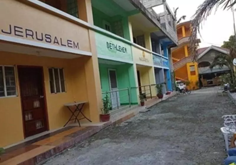 Hotelli Shalom Guest House And Resto Bar