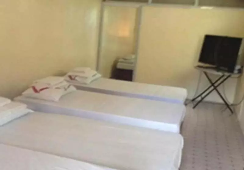 Hotelli Shalom Guest House And Resto Bar