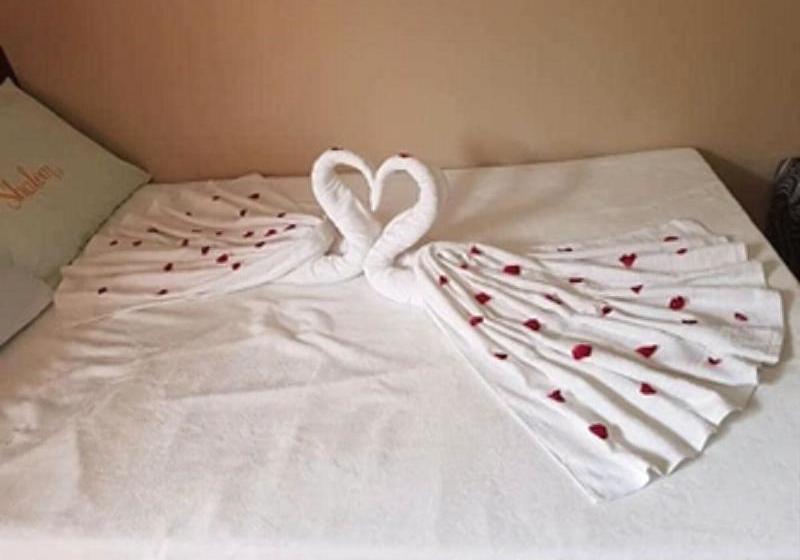 בית מלון כפרי Shalom Guest House And Resto Bar