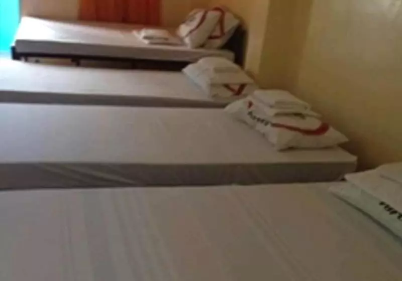 Hotelli Shalom Guest House And Resto Bar