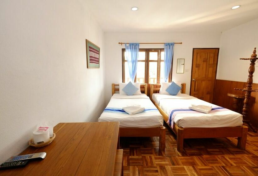 Отель The Good View Guesthouse