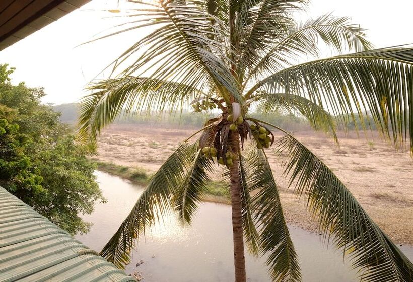 Отель The Good View Guesthouse