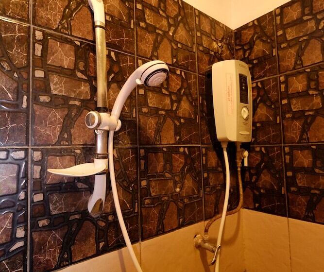 Отель The Good View Guesthouse