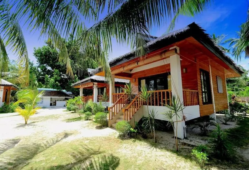 Hotelli White Villas Resort