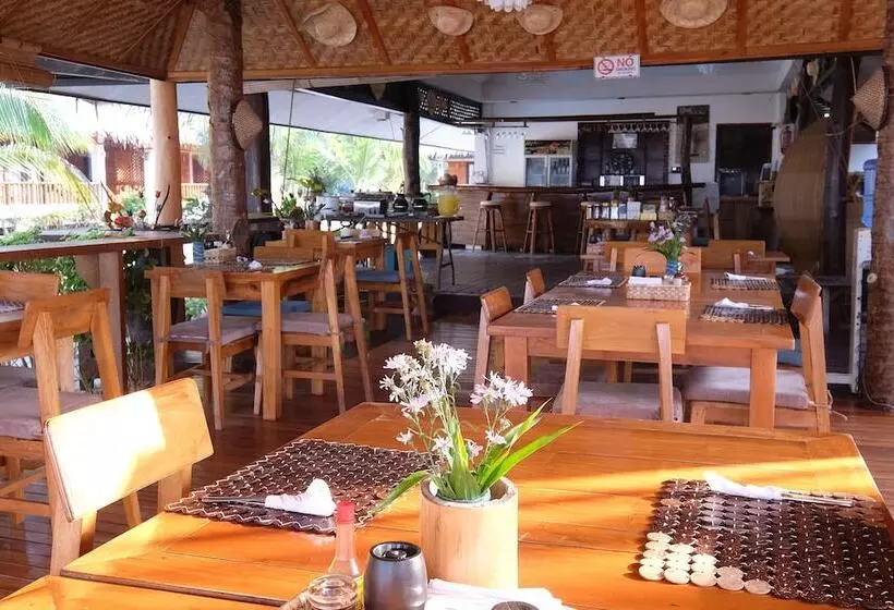 Hotelli White Villas Resort