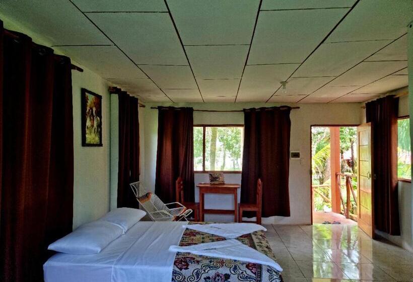 هاستل Milia Amazon Lodge