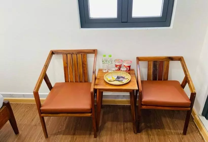 Hero Hostel & Billiards