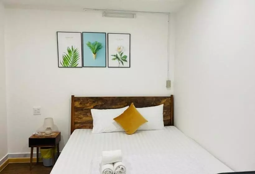 Hero Hostel & Billiards