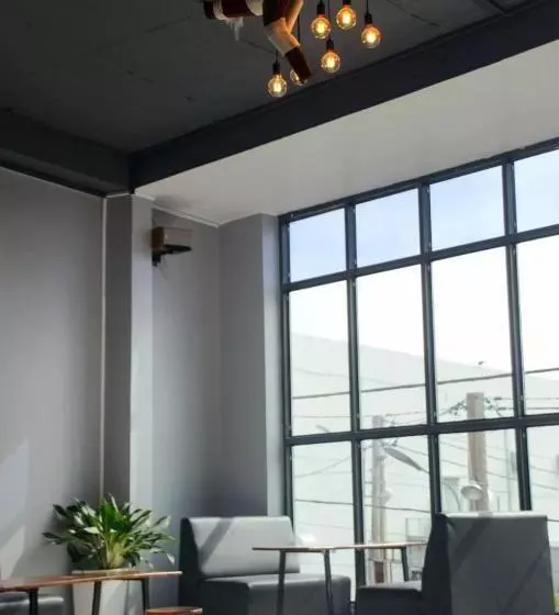 Hero Hostel & Billiards