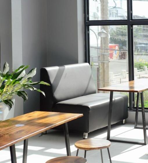 Hero Hostel & Billiards