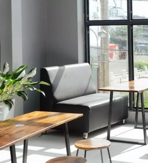 Hero Hostel & Billiards