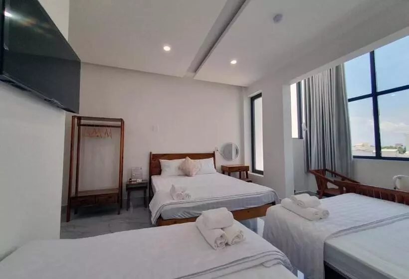 Hero Hostel & Billiards