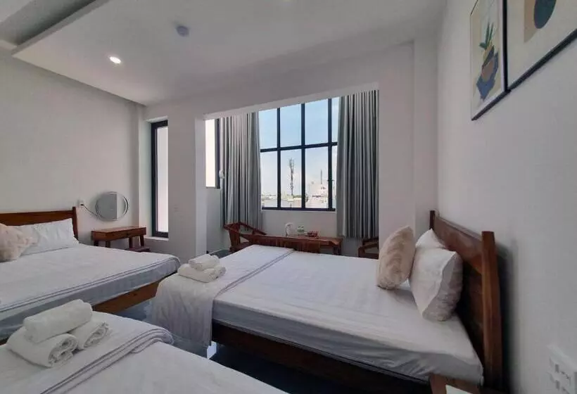 Hero Hostel & Billiards