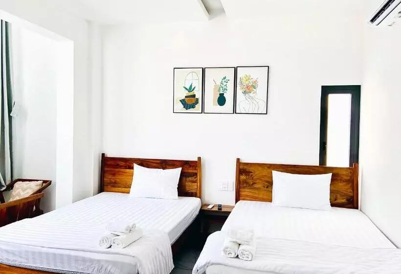 Hero Hostel & Billiards